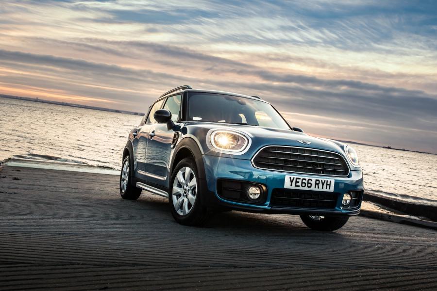  Mini Cooper D Countryman 2017 года  (UK) (фото 20 из 29)